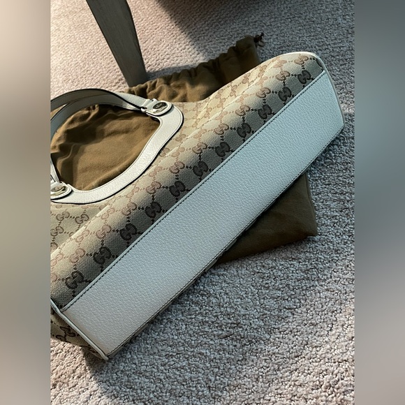 Gucci Beige Monogram Charmy Hobo - Picture 10 of 12
